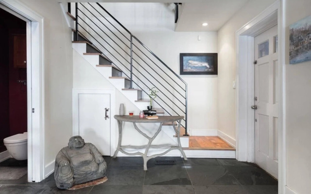 Million-dollar Celebrity Mansion in Old City