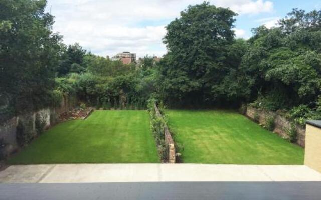 Wellesley Road Apartments