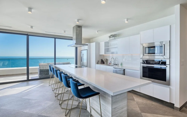 Luxury New Oceanfront Condo 5BR Sleeps 12