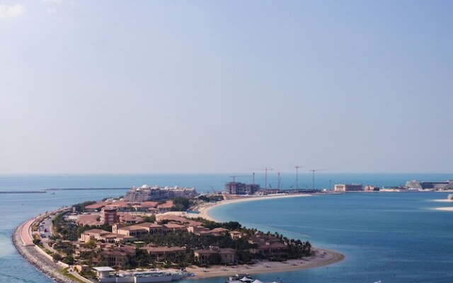 3BD Haven with Sweeping Water Views