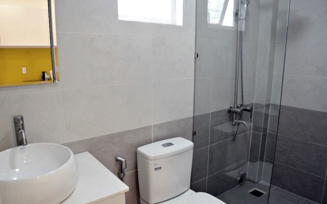 Smiley Apartment 8