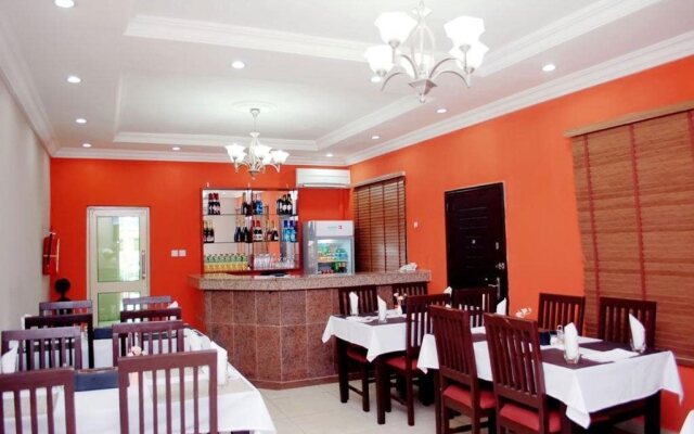 Millicent Hotel And Suites