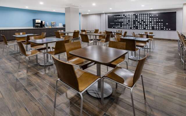 Days Inn by Wyndham Bronx NYC