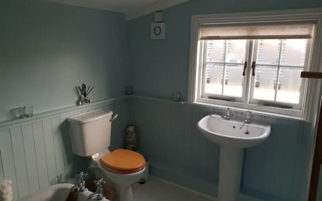 Muggles End, Falmouth, a Short Walk From the Beach