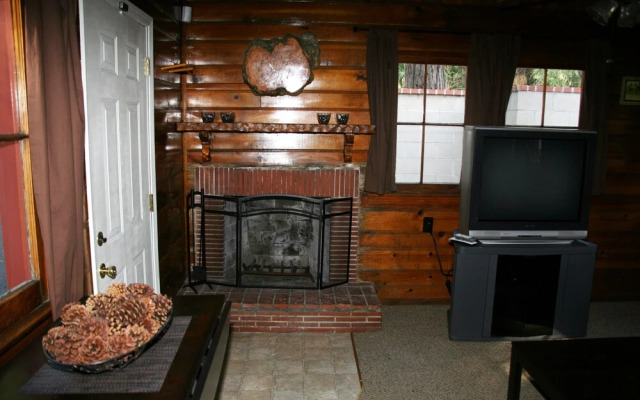 Crest Lodge Historic Mountain Inn