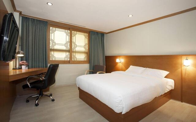 Prado Hotel
