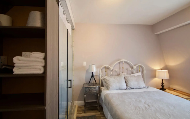 Queen Nest Hotel