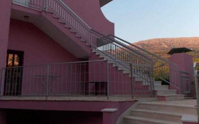 Sea-view Villa in Podstrana near Saint Martin Beaches