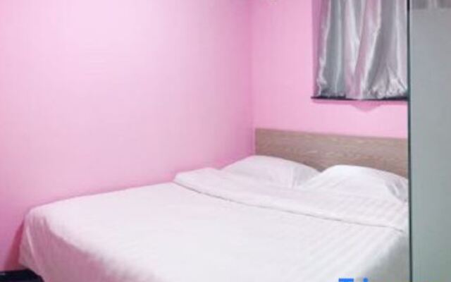 Ruihong Fashion Room