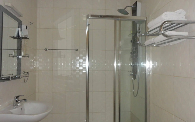 Hotel Karisimbi