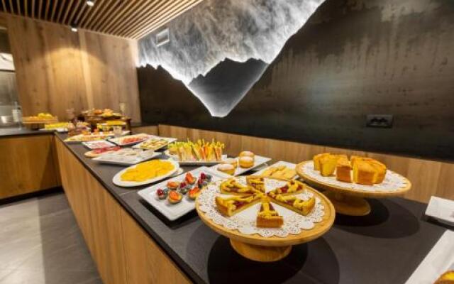 Hotel Bucaneve