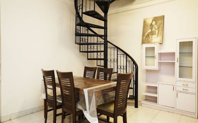 OYO 23239 10 Blossoms Service Apartments