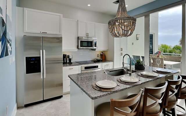 Diamond Beach 203 - Coastal Chic