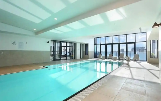 A Cozy & Modern 2BR Apartment, Fantastic Views