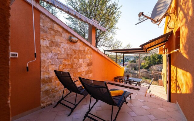 Nice Apartment in Modric With 1 Bedrooms and Wifi