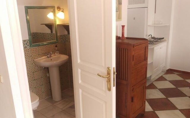 Spacious Family Benahavis Retreat