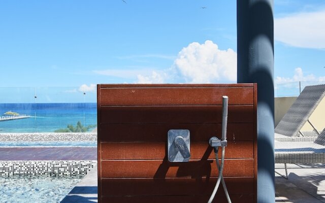 Centric condo by Casago