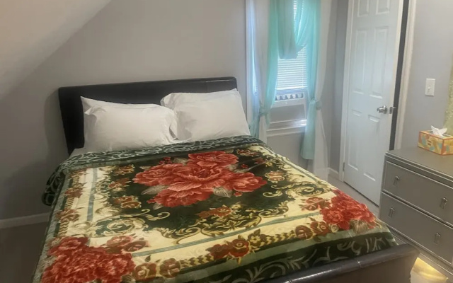 Newly Renovated 2 floor Getaway