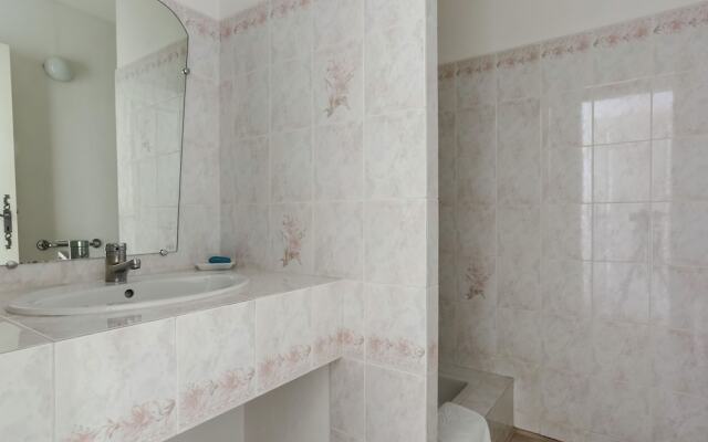 Provencal Holiday Home in Bormes-les-Mimosas with Pool