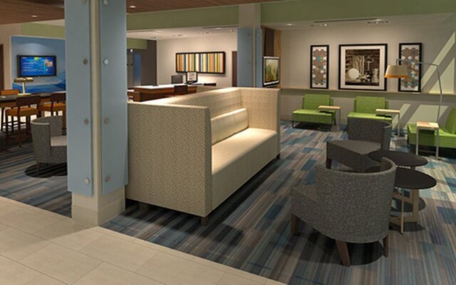 Holiday Inn Express & Suites Junction by IHG