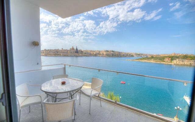 Bright and spacious 3 bedroom apartment with breathtaking views - GOSLM3