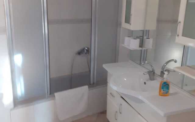 Turquoise Family Suites Apartment