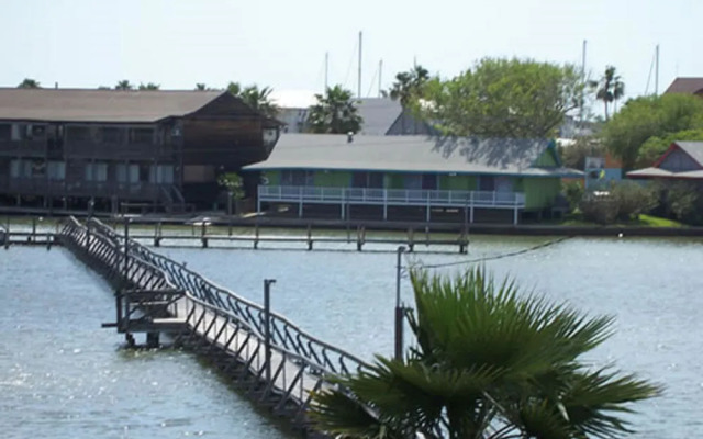 Surfside Inn Suites