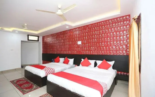 OYO Flagship 19894 Hotel Ayan Guest House