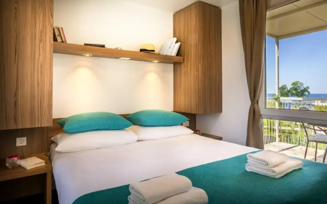 Mobile Home in Novigrad With Terrace