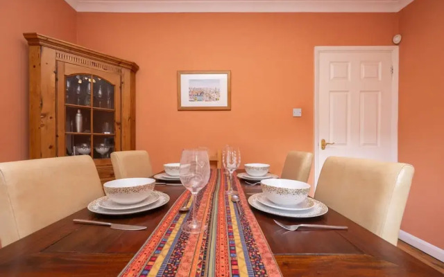 Host Stay Downs Valley House