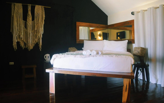 Blue Mango Rooms & Villas