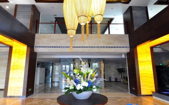 Rongting Holiday Inn Luoping