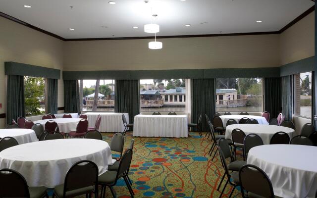 Holiday Inn Express Hotel & Suites Brownsville by IHG