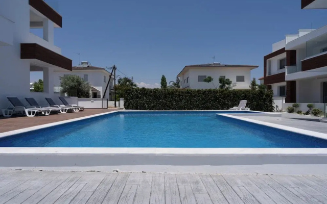 Harmonia 2-BR Apt W Pool in Livadia