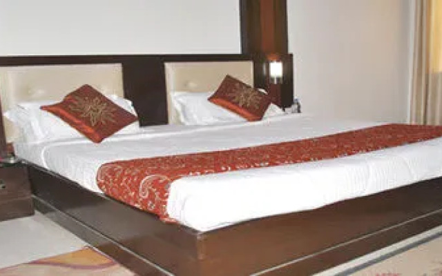 OYO 9974 Hotel Taj Prince