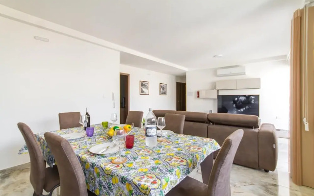 Palm Modern Apart 200mt From Sea Qawra