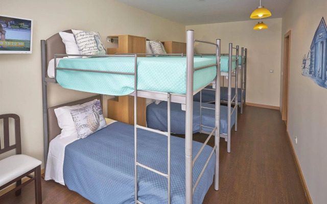 Welcome In - Suites & Hostel