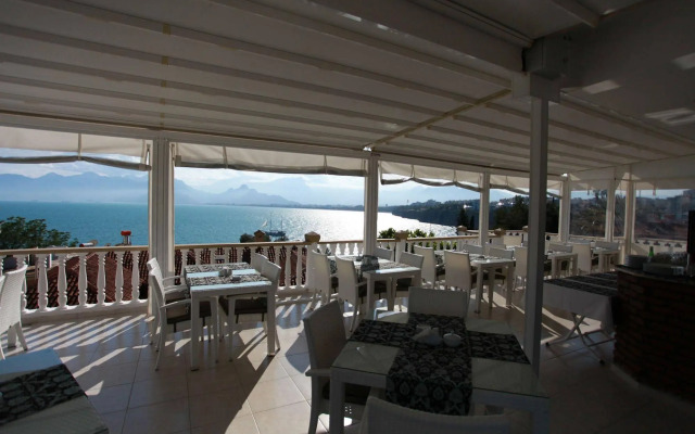 Bacchus Pension
