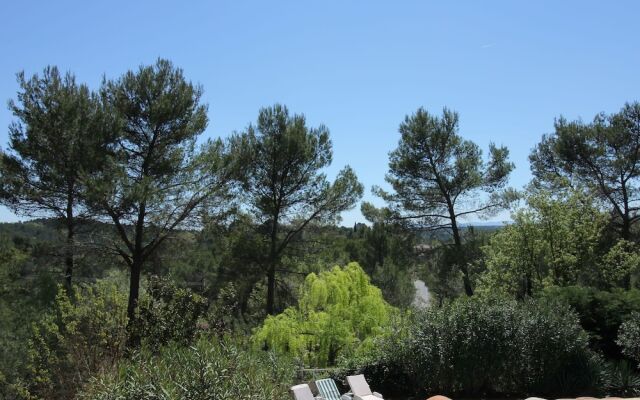 Spacious Villa With Private Pool in the Heart of Provence!