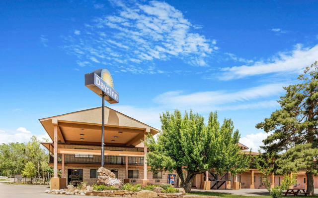 Days Inn by Wyndham Cortez