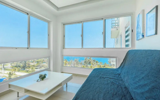 Oceanfront Condo in Ave. España Sleeps 8