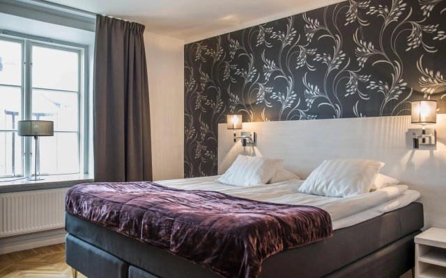 Donners Hotel