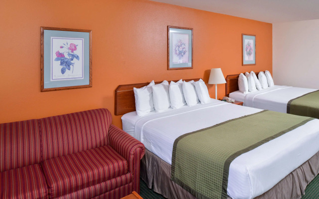 Travelodge Suites by Wyndham Newberg