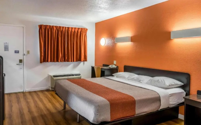 Motel 6 Thornton, CO