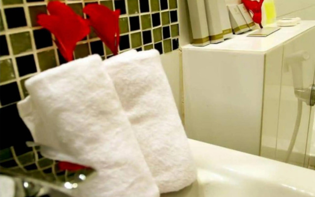 Grand Royal BIL Hotel