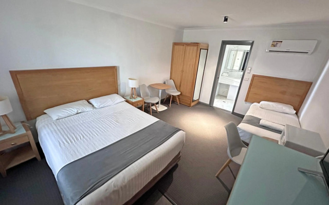 Spa Village Travel Inn