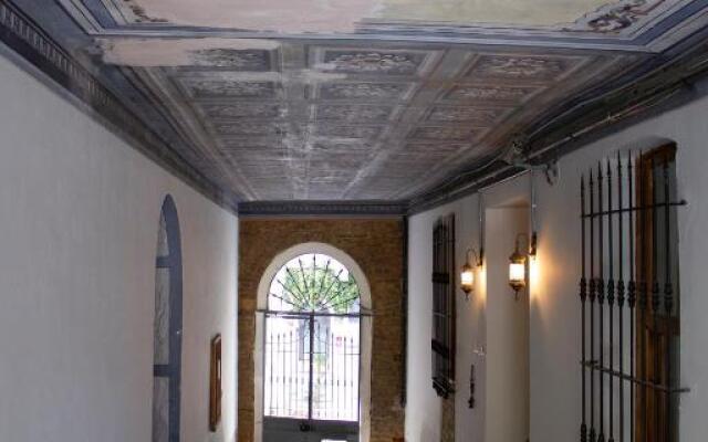 Historical 135 sqm apartment near Galata Tower