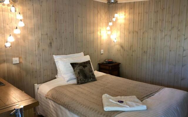 The Walnuts Country House