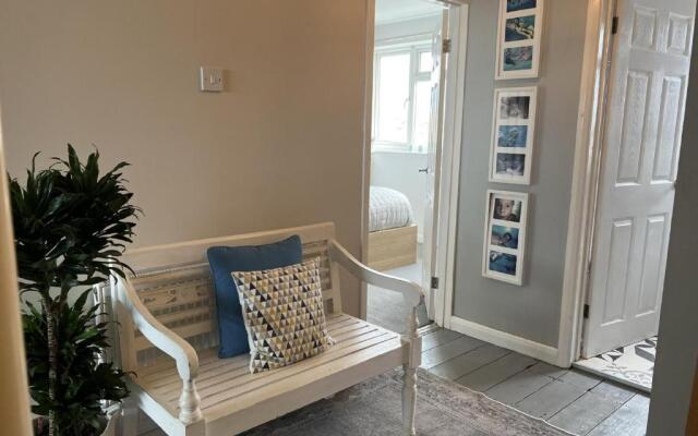 Sea Facing 2Bd Terraced Home - Peacehaven