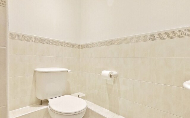 Central Spacious & Stylish Apartment